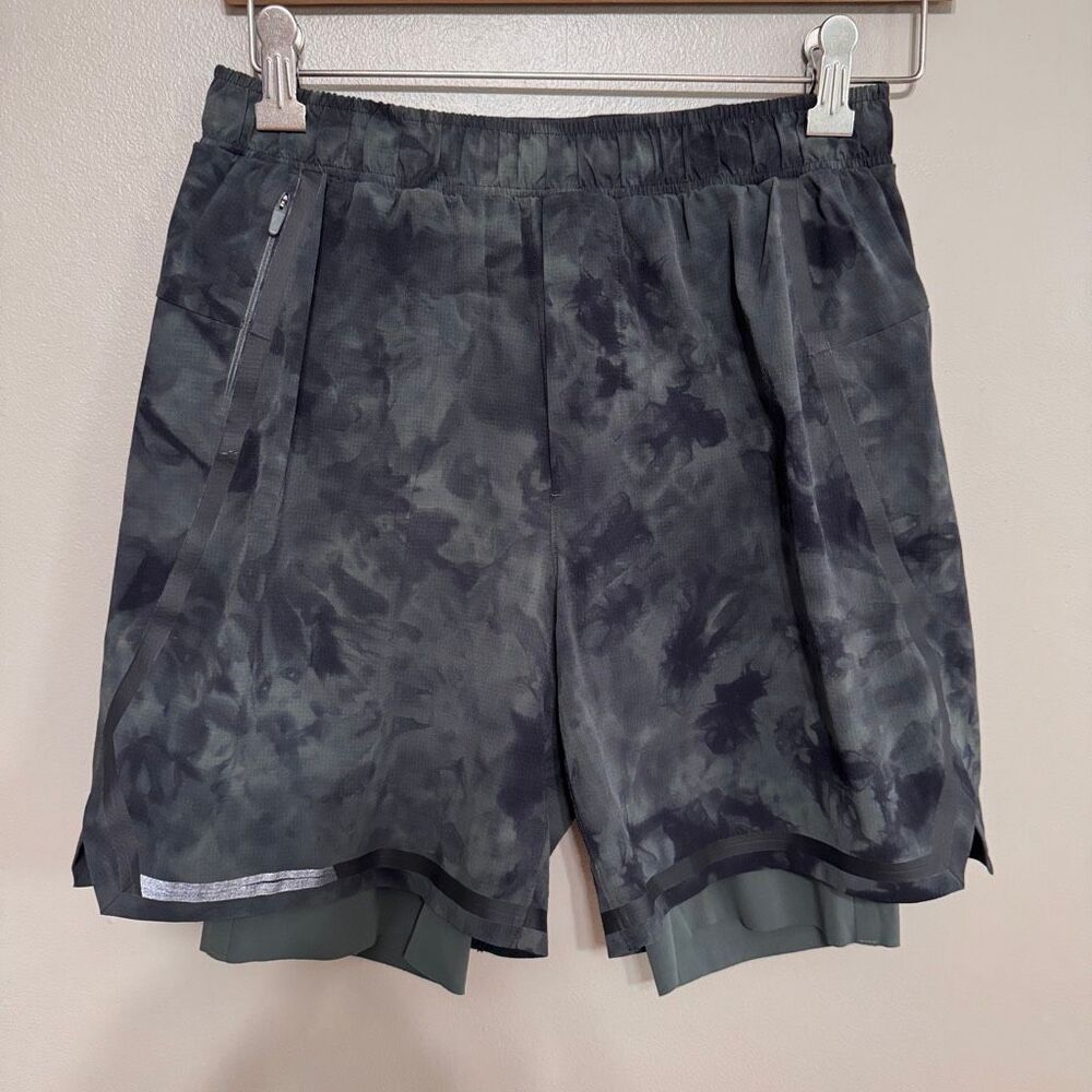 Lululemon men’s green shorts with built in liner size small